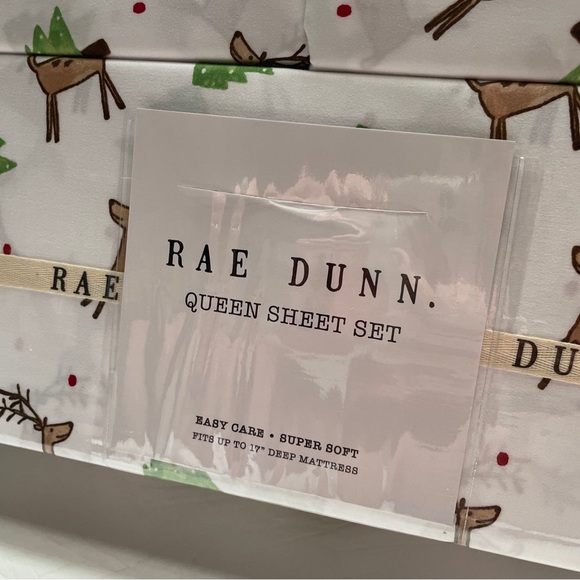 Rae Dunn Reindeer Christmas Holiday Queen Size Sheet Set New In Package White - Picture 5 of 5